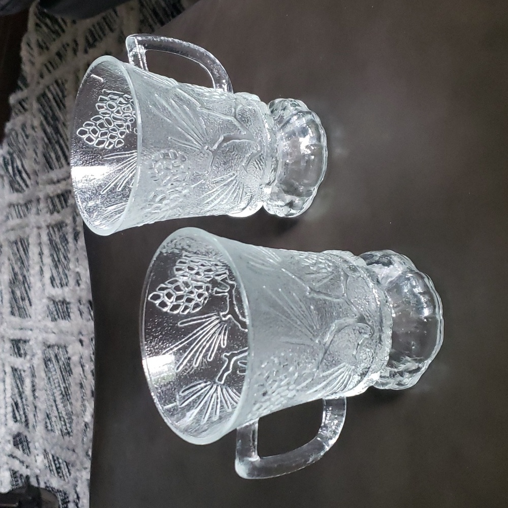 Tiara Pedestal Glass Mugs